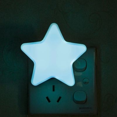 veilleuse-bébé-étoile-led-bleu-pour-des-nuits-paisibles