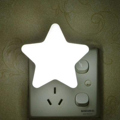 veilleuse-bébé-étoile-led-blanc-une-lumière-douce-pour-les-yeux