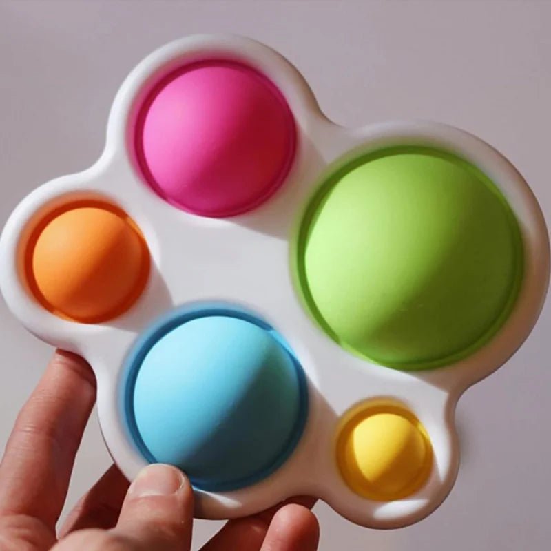 jouet-bebe-puzzle-board™-blanc-pour-éveiller-les-sens-de-votre-bébé