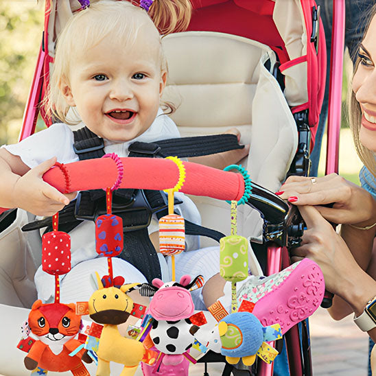 hochet-bébé-peluche-suspendu-à-clips-pour-rendre-bébé-heureux